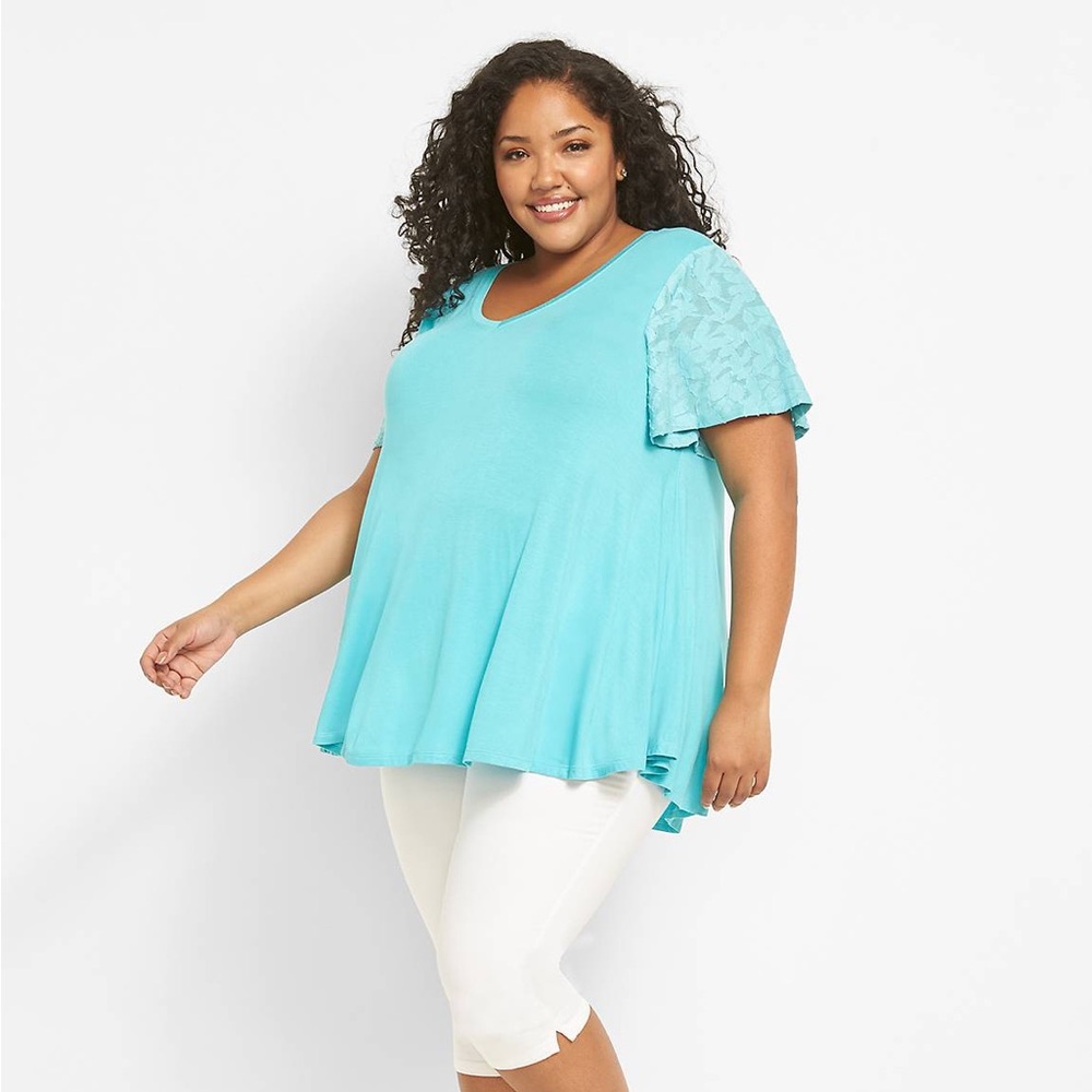 Lane Bryant Burnout Short-Sleeve Swing
Tunic Size 22/24 - Blue